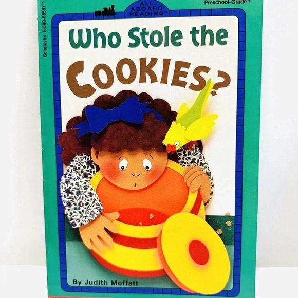 WHO STOLE THE COOKIES? Paperback Book All Aboard Reading by Judith Moffatt New - Picture 1 of 2